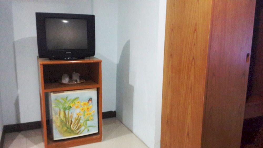 Silla Patong Hostel Exterior photo