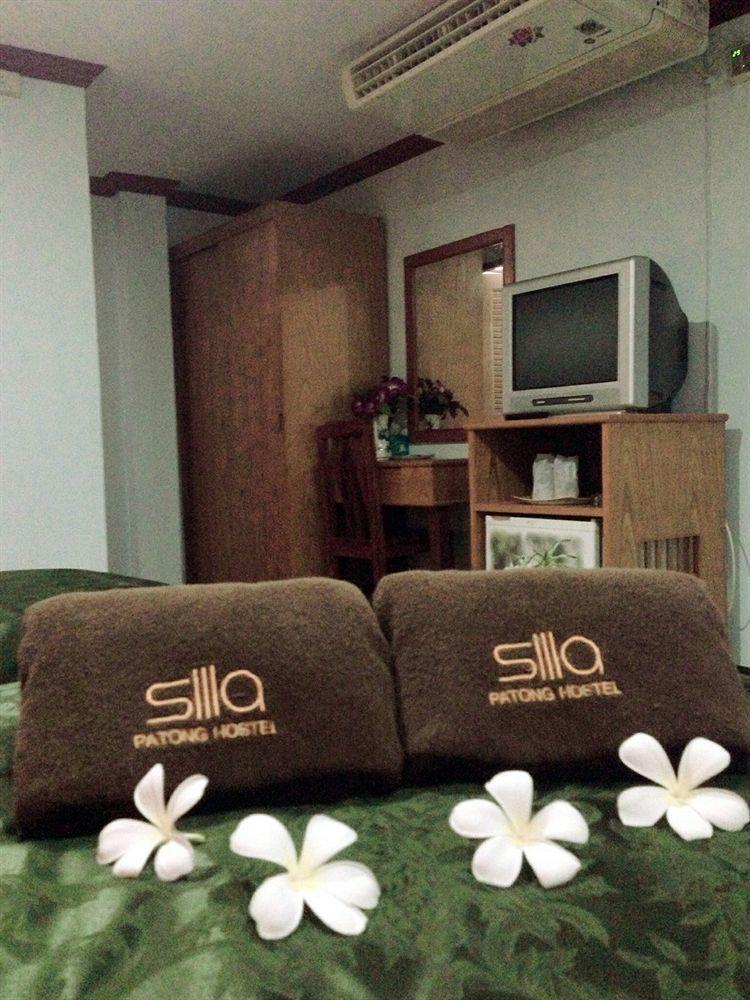 Silla Patong Hostel Exterior photo