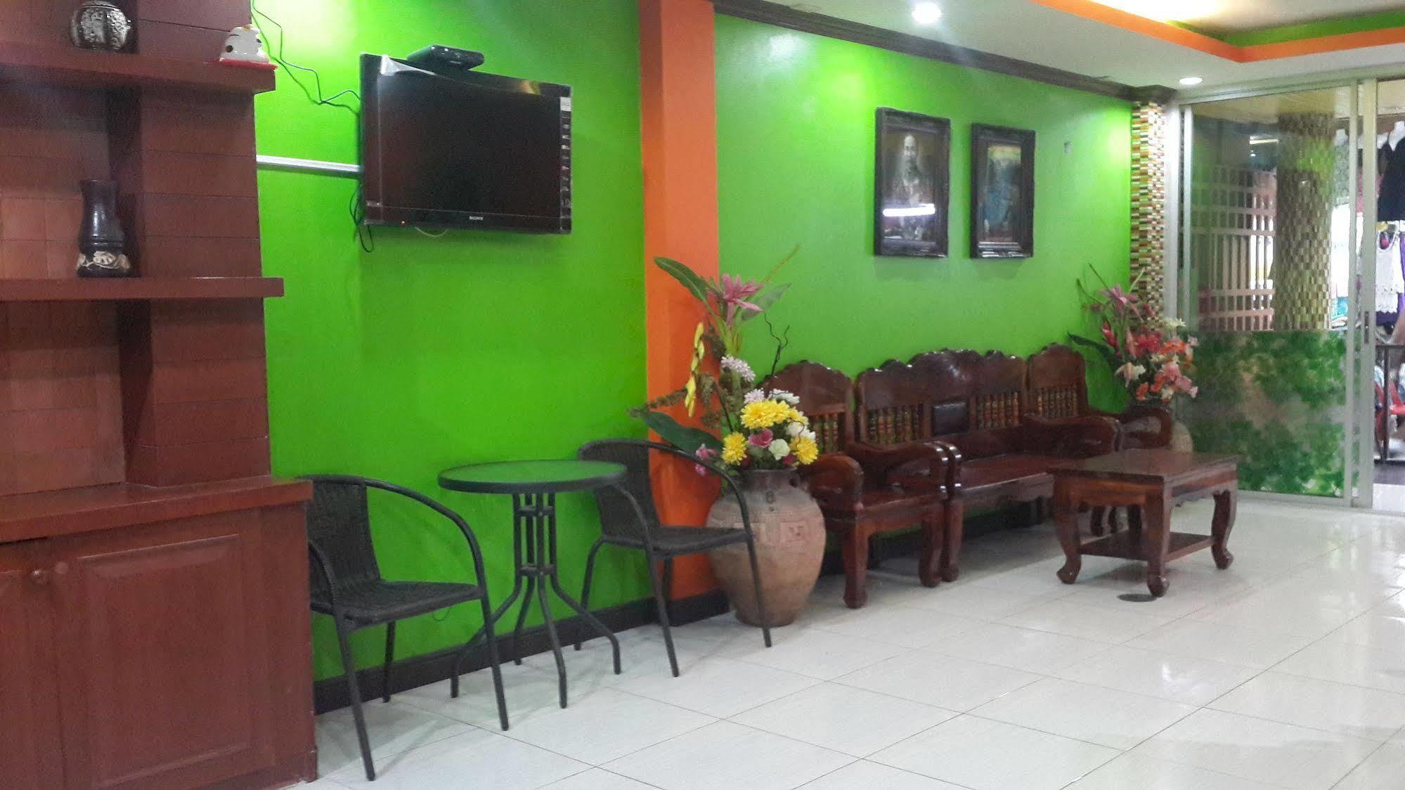 Silla Patong Hostel Exterior photo