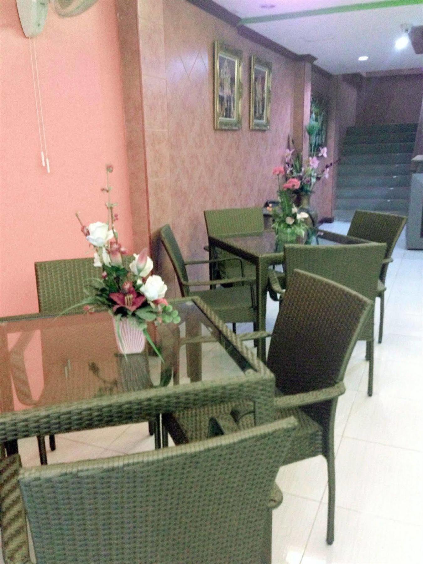 Silla Patong Hostel Exterior photo