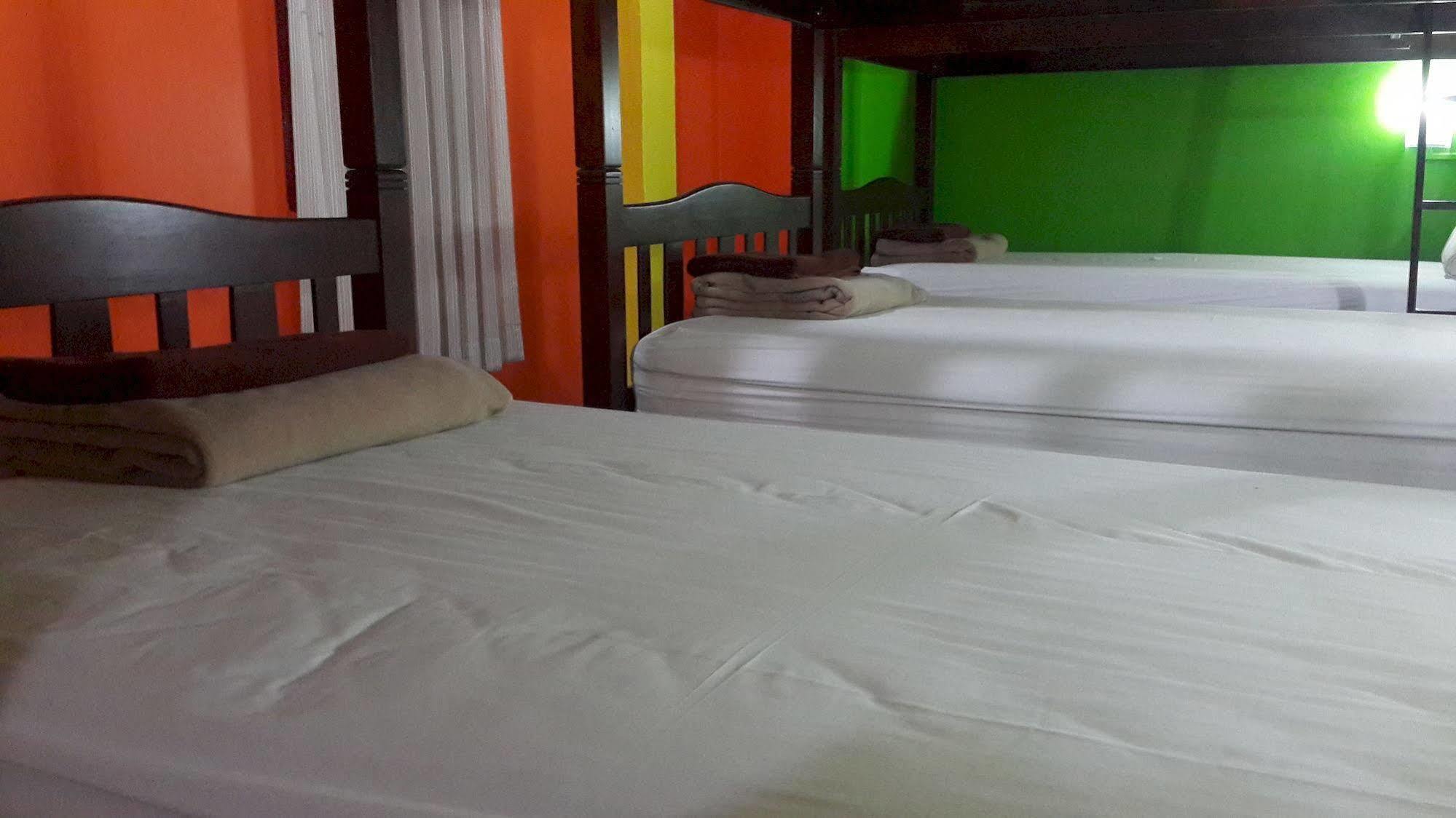 Silla Patong Hostel Exterior photo